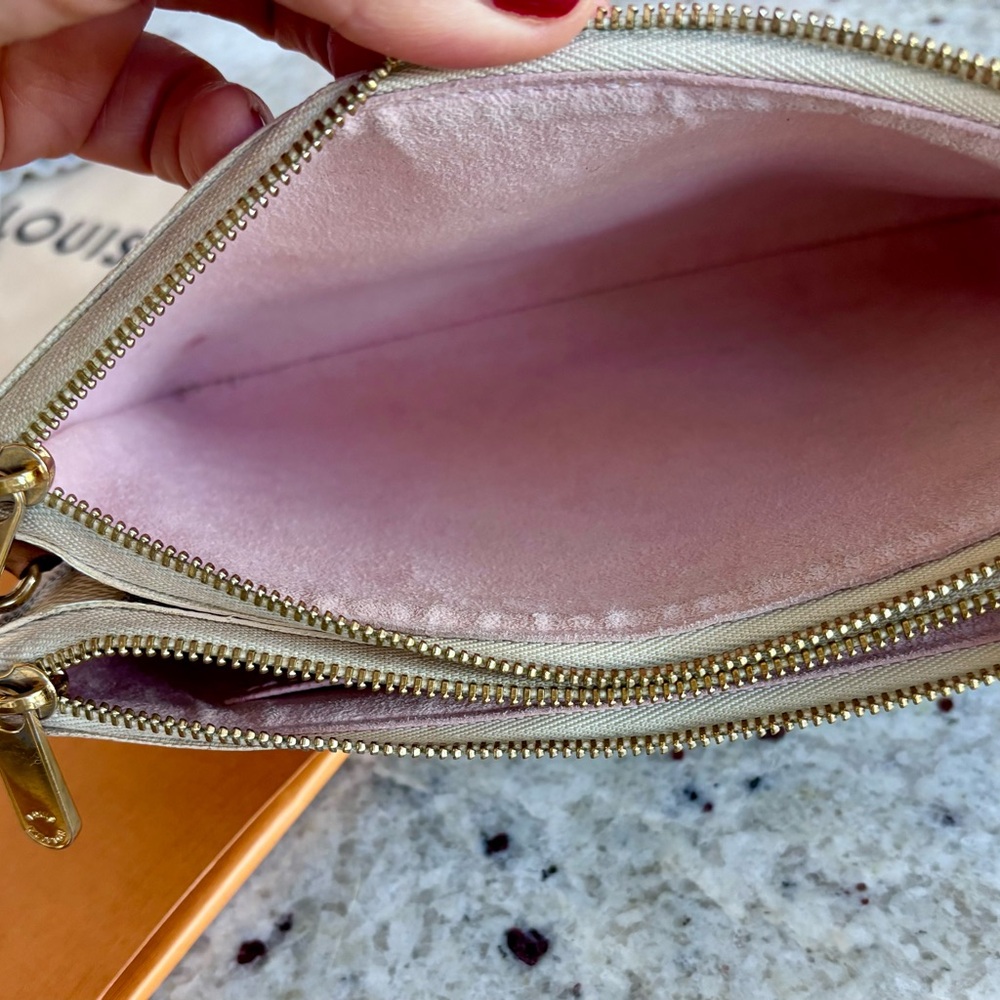 Louis Vuitton Double Zip Pochette Damier Azur - Picture 11 of 16